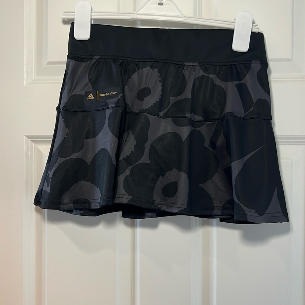 NWT Adidas x Marimekko Black Ruffled Skater Tennis Skort (Size Small)